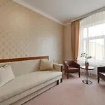 Hotel Aura 4*