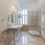 Aura Hotel 4*