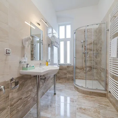 Aura Hotel 4*